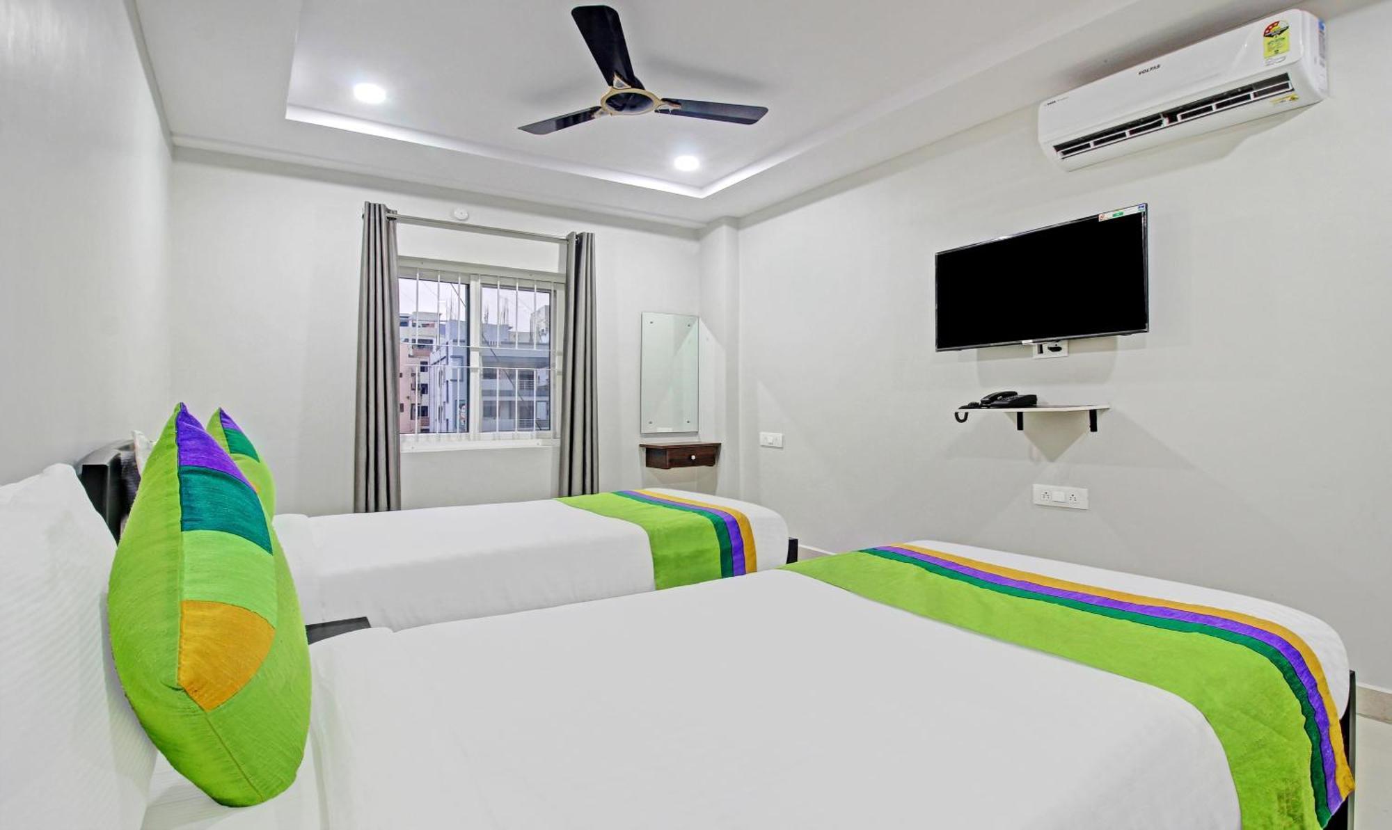 Itsy Hotels Sunrise Grand, Hitech City Hyderabad Bagian luar foto